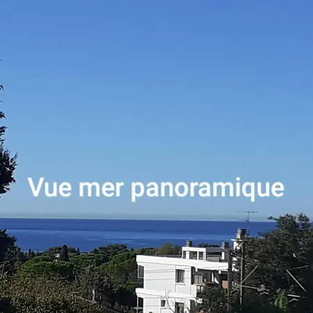 Avec Terrasse Vue Mer Expo Sud Ensoleillee Toute L'annee, Parking, Menage Fin De Sejour, Linge De Lit Et Serviettes De Bain Inclus, Commerces,plages Et Port A Pied * Bandol